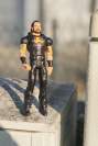 ActionMan auf Telefonkasten