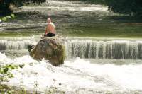 München Eisbach Schwimmer