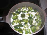 Brokkoli-Mozzarella Pfanne