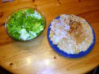 Reispfannkuchen mit Salat