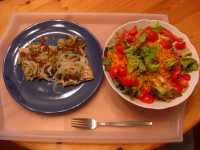 Lachs mediteran mit Salat