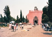 Markt vor Kirche