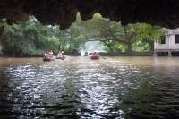 Tam Coc Bootstour Höhlendurchfahrt